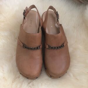 Anthropology silent D clogs 39